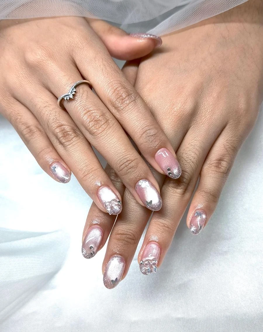 Detailed custom nail art by Qtickles